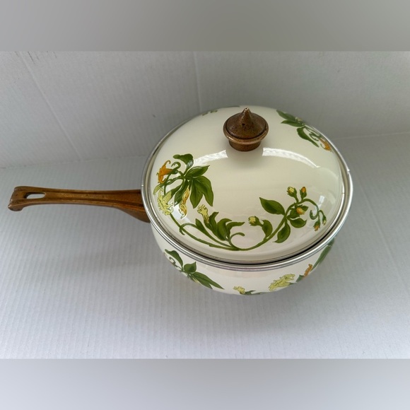 Floral Enamel Saucepan with Brass Handle - Picture 7 of 15